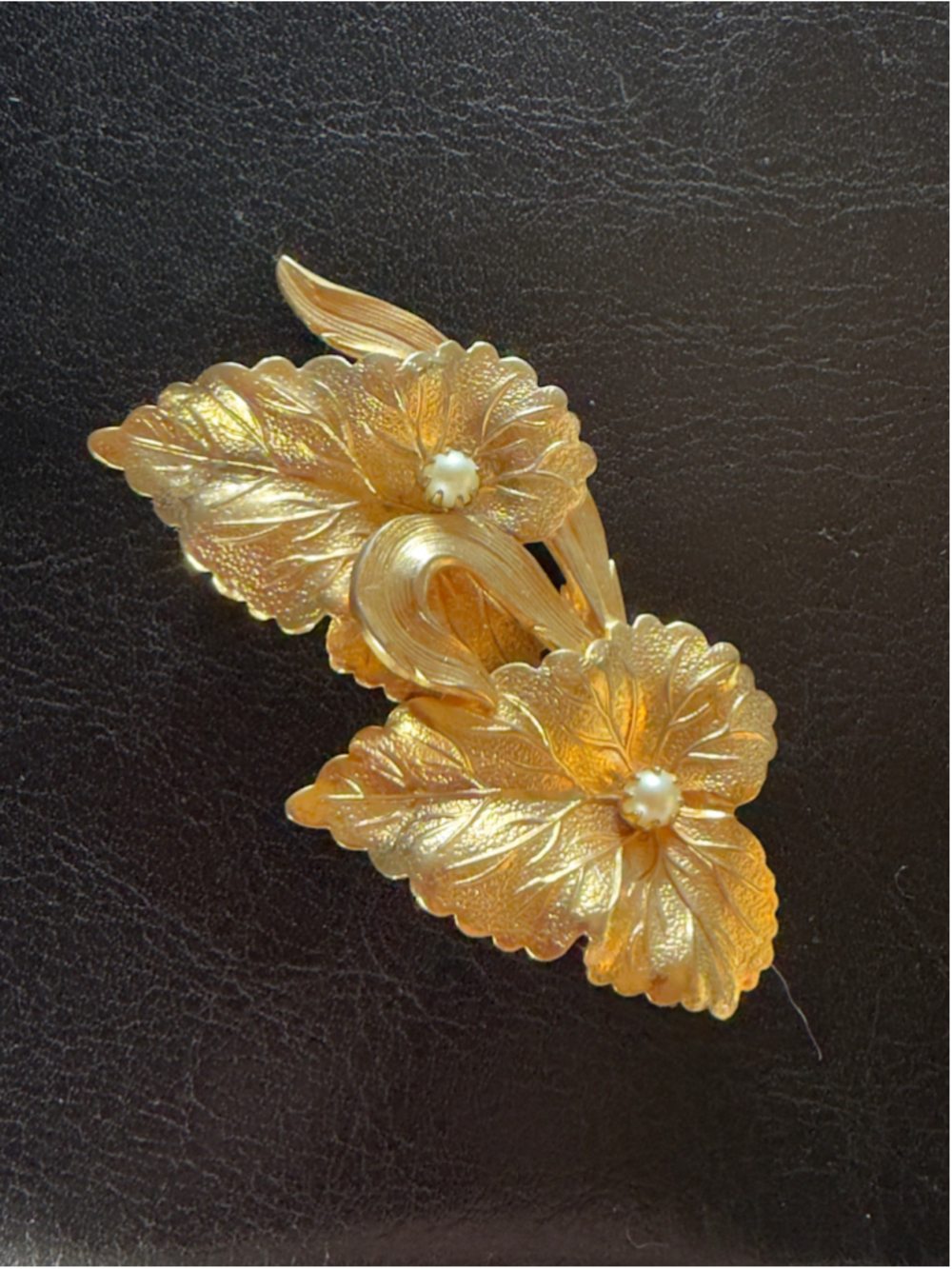 Vintage Gold Tone Double Flower Faux Pearl Brooch